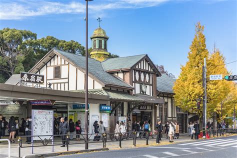 原宿駅前 マンション：都市の喧騒と静寂の交差点